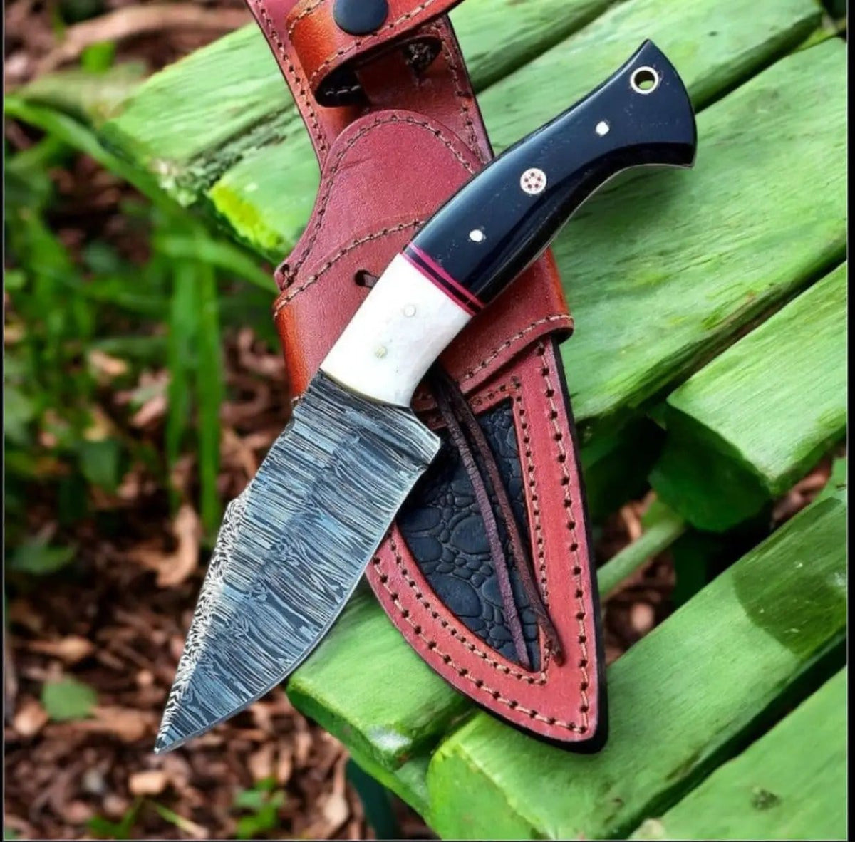 Premium Damascus Steel Hunting Knife with Leather Case - Resin & Buffalo Horn Handle | Damascus Steel | Home Use | Home
