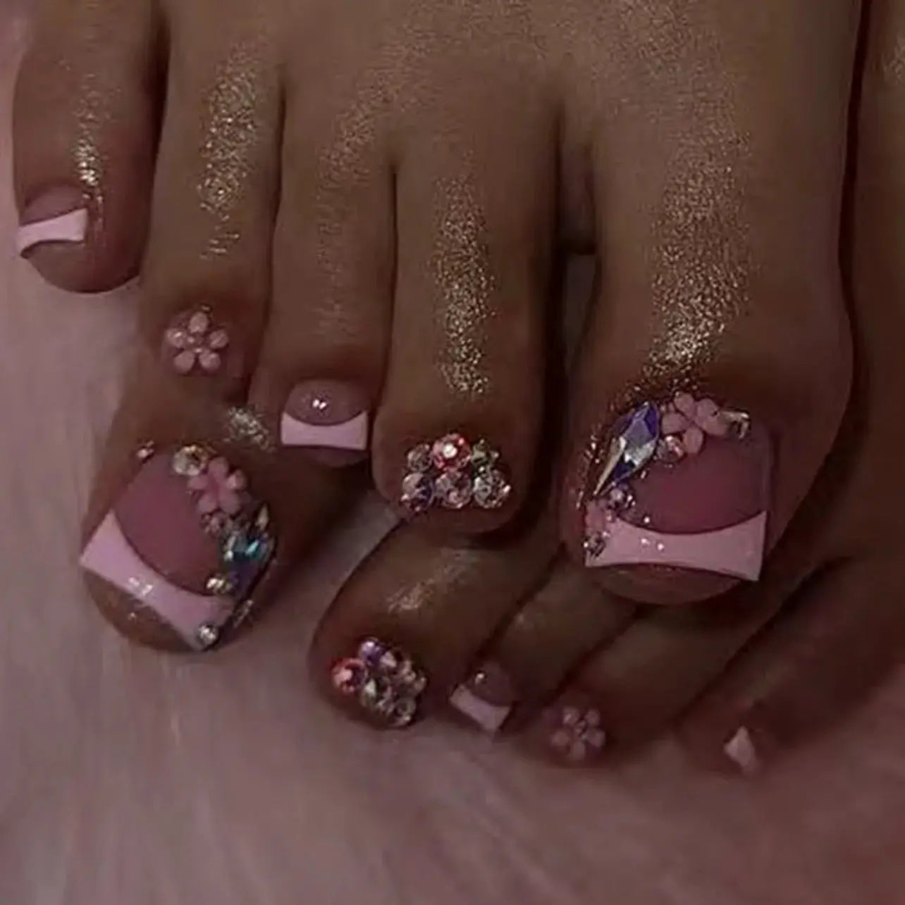 Press On Toe Nails | French Tip | Rhinestone Heart | 24 Piece Set