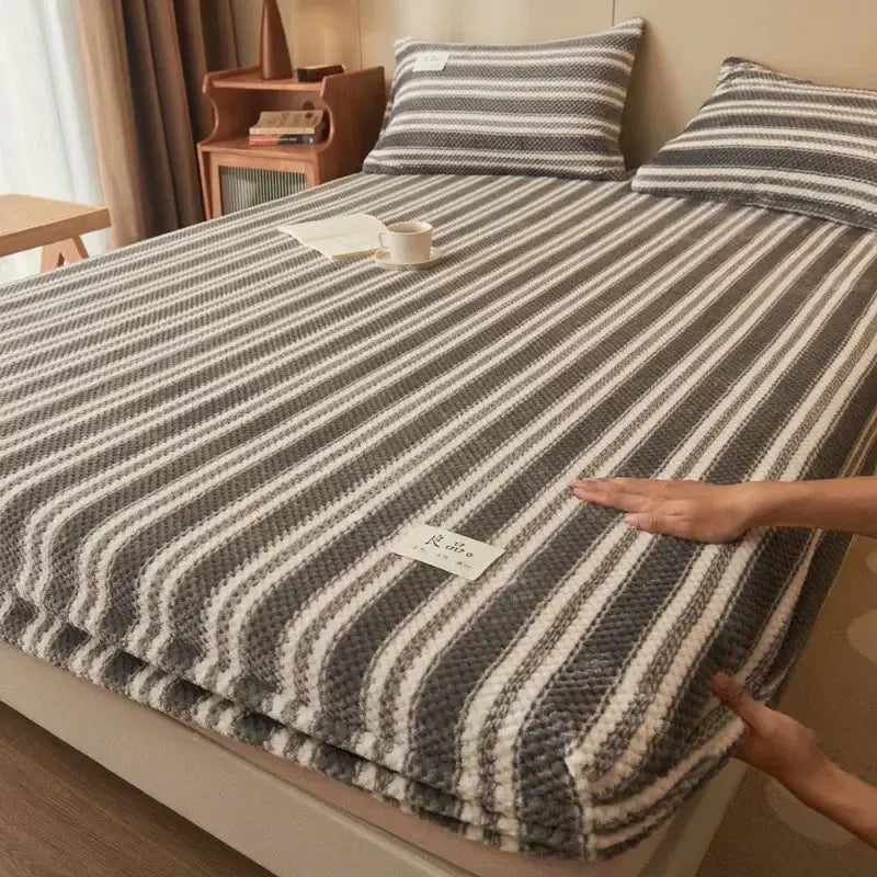 Coral Fleece Fitted Sheet | 400 Thread Count | Deep Pocket Fit | Twin To King