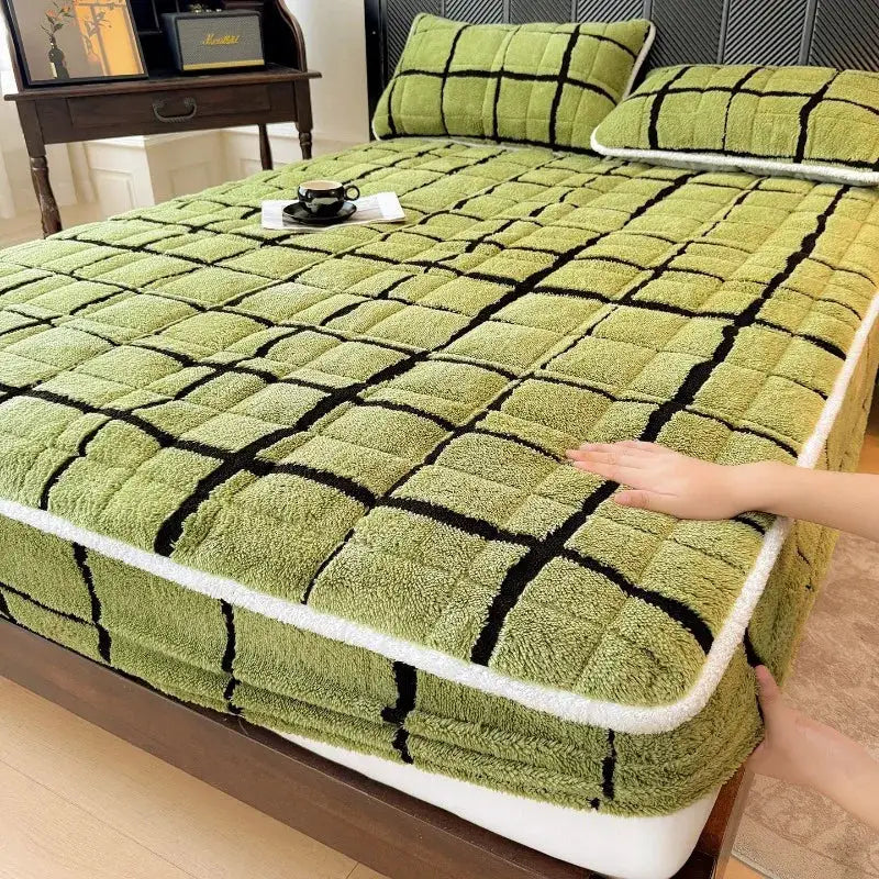 Plaid Thickened Bedding Set | 100 Polyester | Deep Padding | Single To King