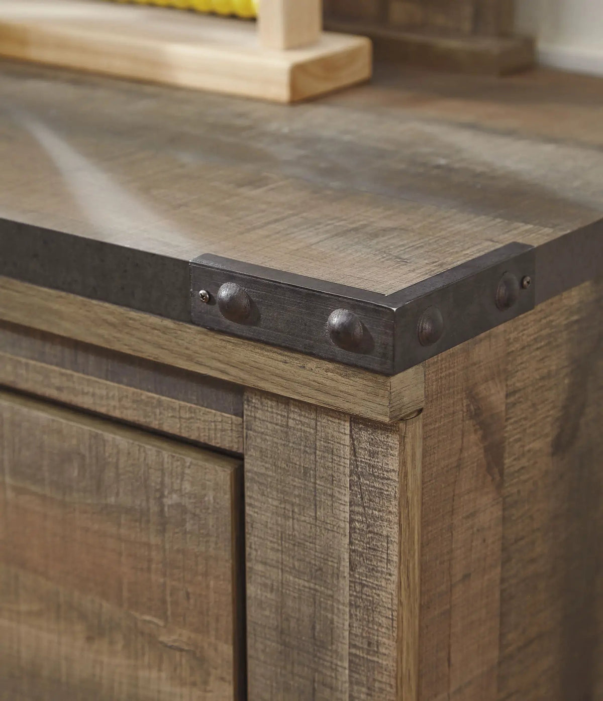 Trinell Five Drawer Chest | Brown Rustic Plank Finish | Replicated Oak Grain | Engineered Wood