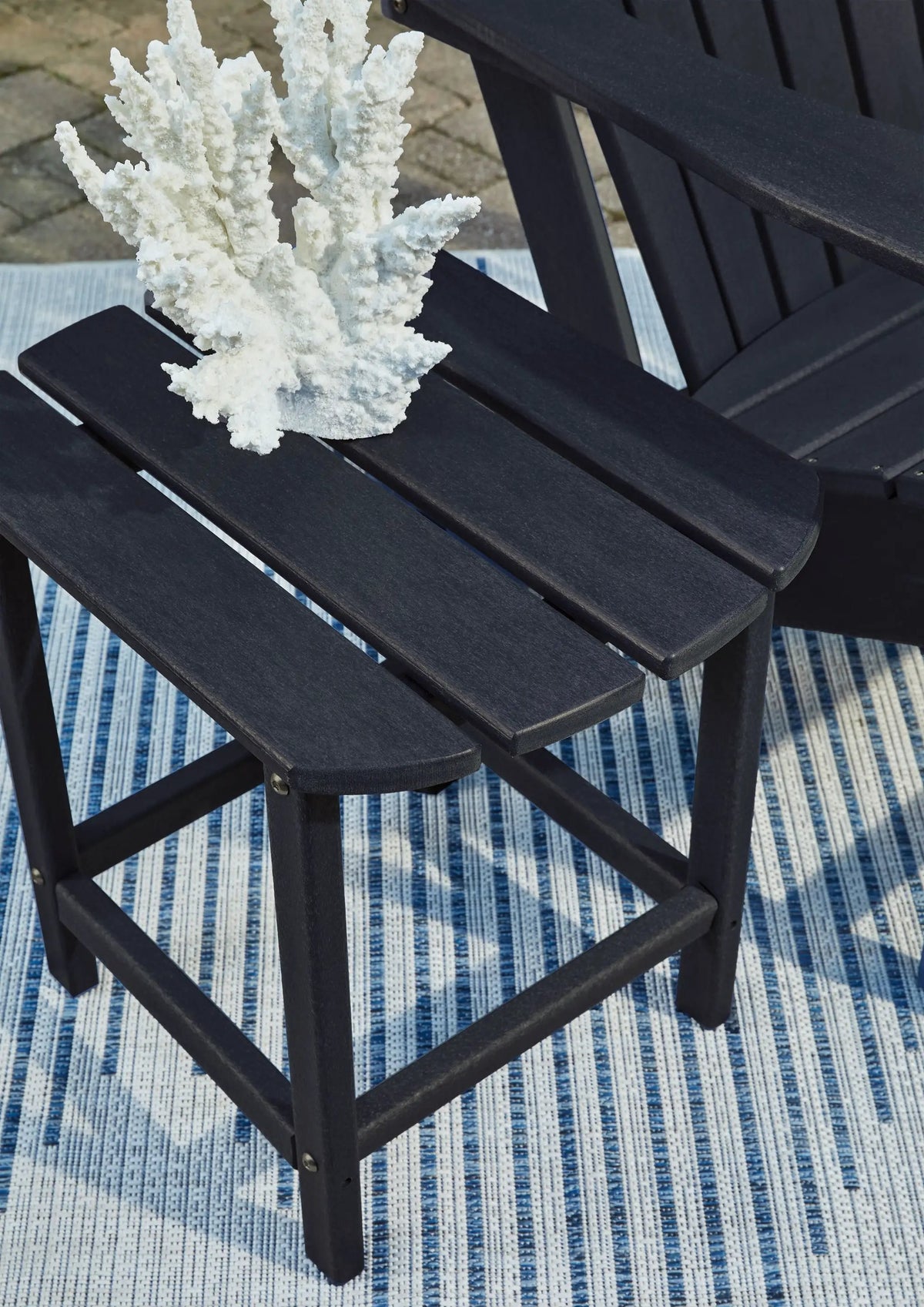 Sundown Treasure Outdoor End Table | MEGA-TUFF Polyethylene | Cottage Style | Weather Resistant
