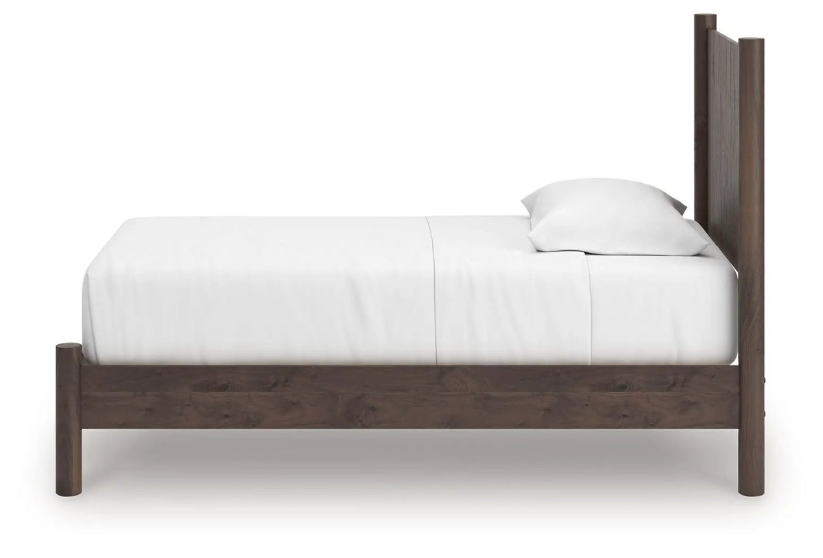 Pamytta Panel Platform Bed | Reeded Accents | Retro Boho Style | 80 Inch Length