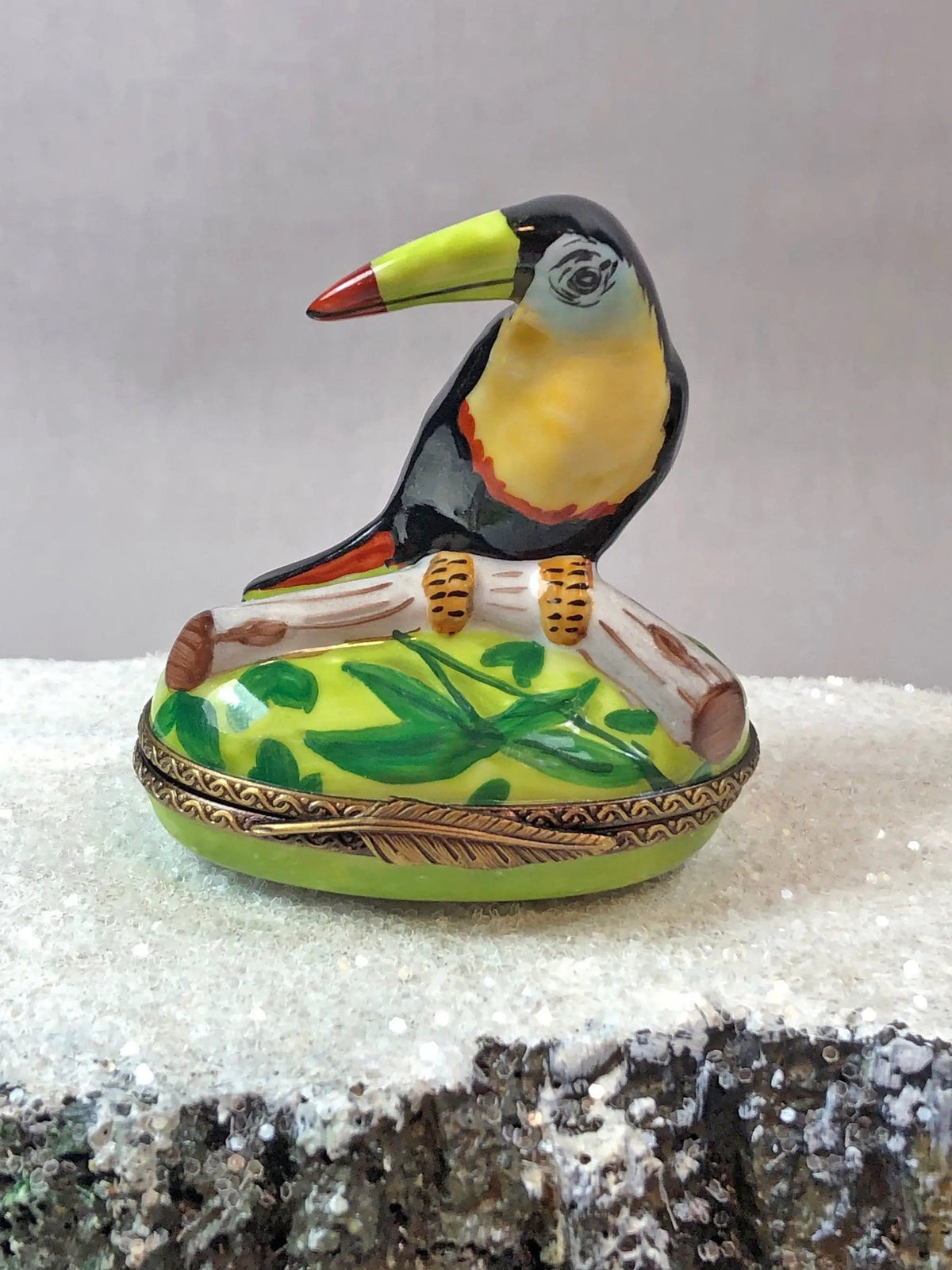 Golf Club Bag Collectible Porcelain Limoges Box | Miniature Hand Painted Pill or Trinket Box | Collectible Vintage | Gift for Golfing Dad, Buddy, Him Her