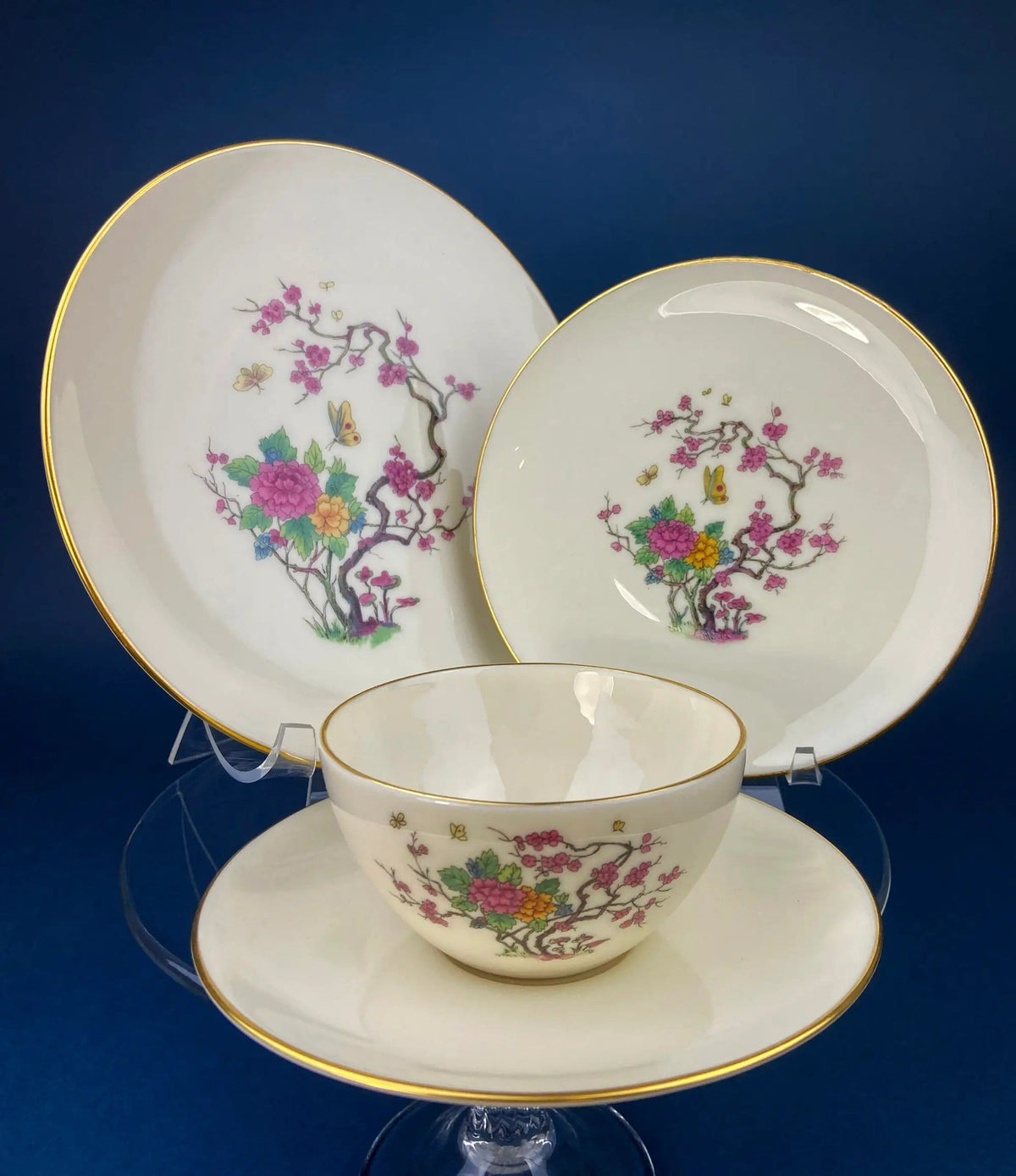 Lenox Tea Cup & Saucer | Creamy White with Gold Rim Tea or Coffee Set | Olympia by Lenox | Collectors & Hosts