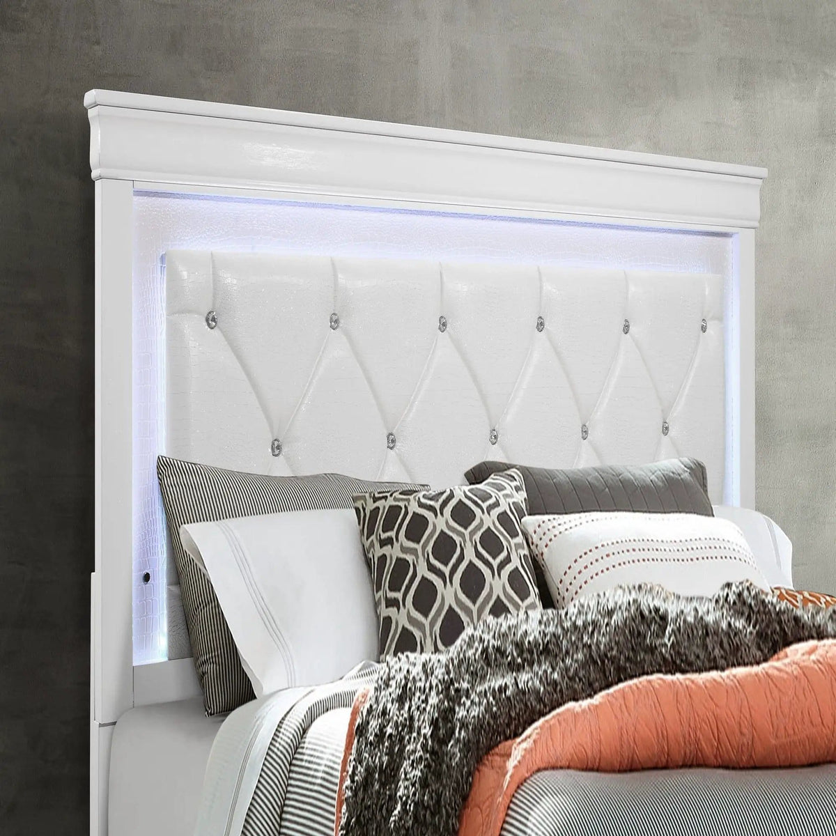 Shaker 5 Pieces Bedroom Set With Crystal Inspired Tufted Headboard And LED Lighting | 5-Piece Set | Crystal | Bedroom
