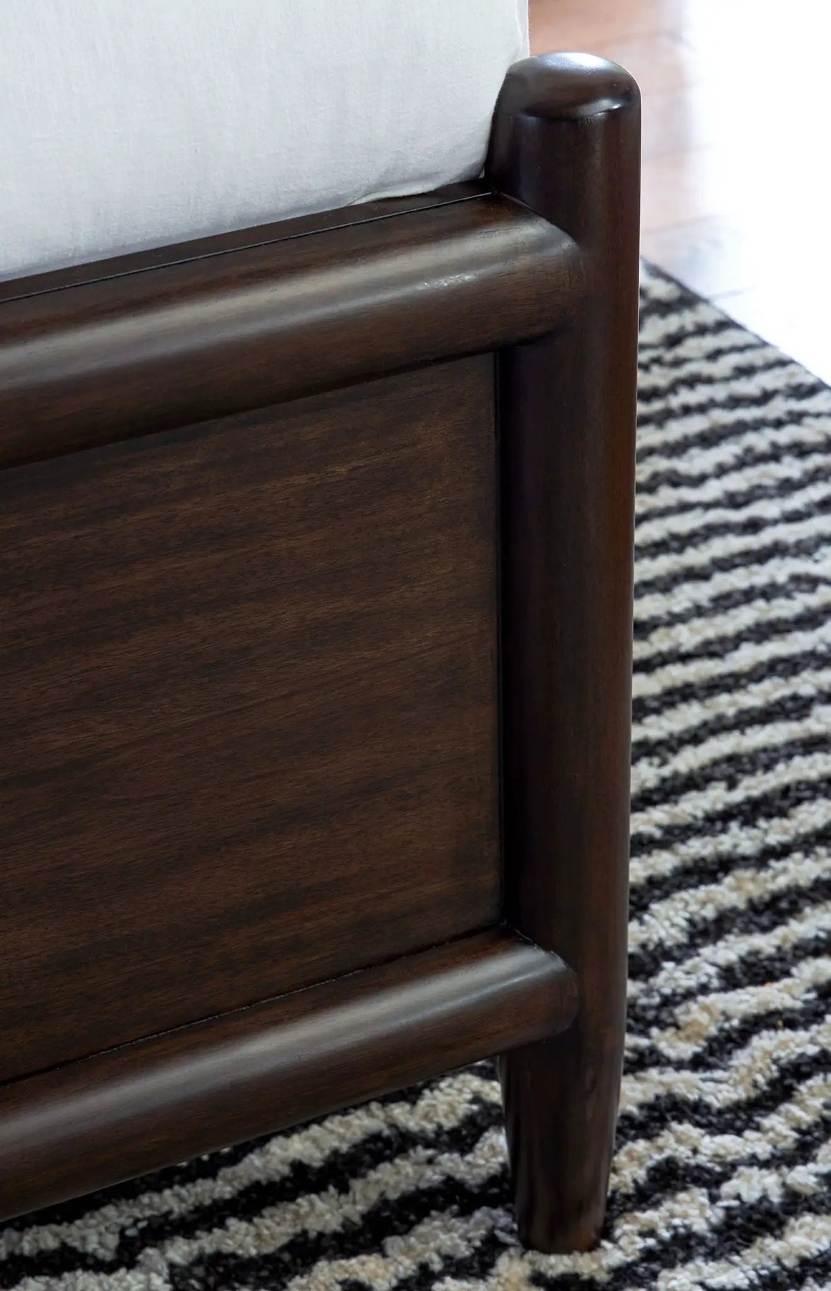 Dantenton Panel Bed | Rounded Wooden Frame | Rich Merlot Finish | Contemporary Mid-Century Style