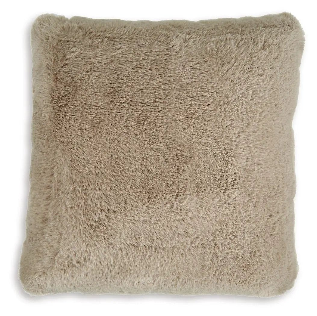 Gariland Faux Fur Throw Pillow | Faux Rabbit Fur | 20 x 20 Inch | Plush Feel