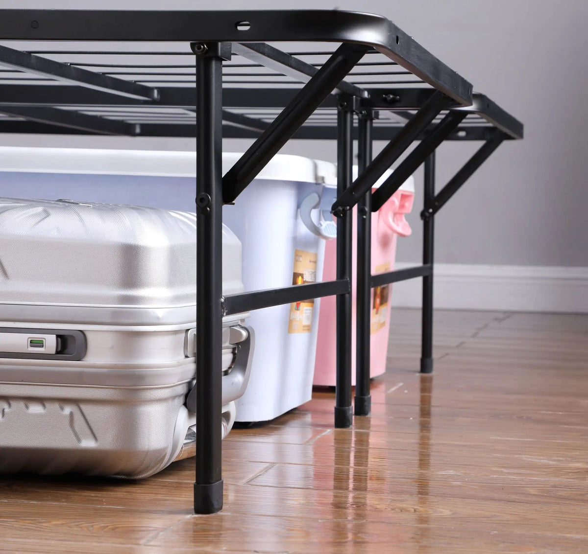 Mabel Metal Eastern King Mattress Support Platform Bed Platform Base | 74.5 x 78 x 16 in | Steel & Metal | Black