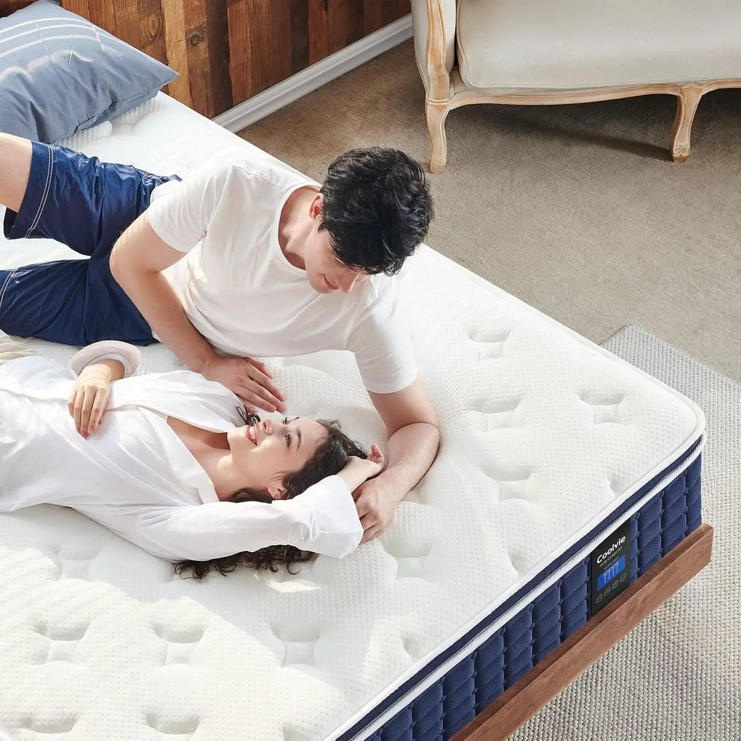 Queen Size Thermoregulating Hybrid Memory Foam Mattress from PriceLows™