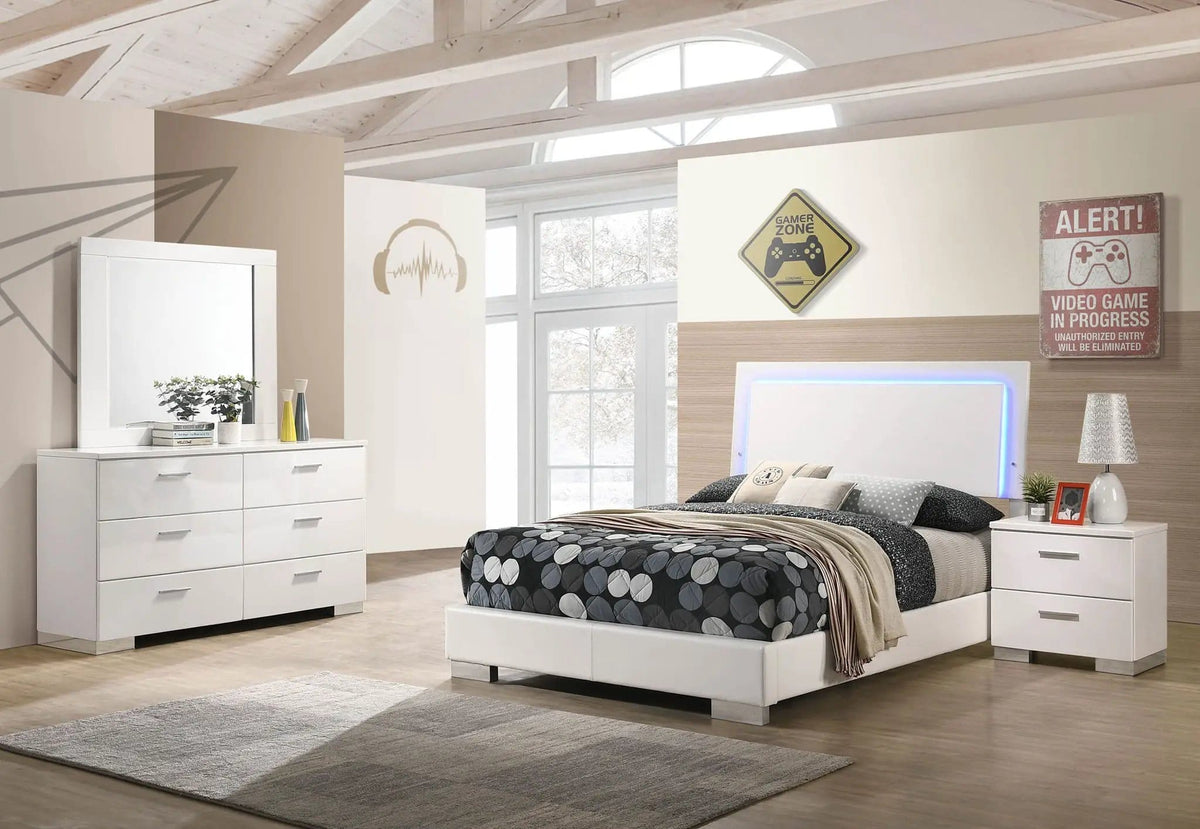 Felicity 4-piece Full Bedroom Set White High Gloss | 4-Piece Set | Faux Leather & Metal | Bedroom
