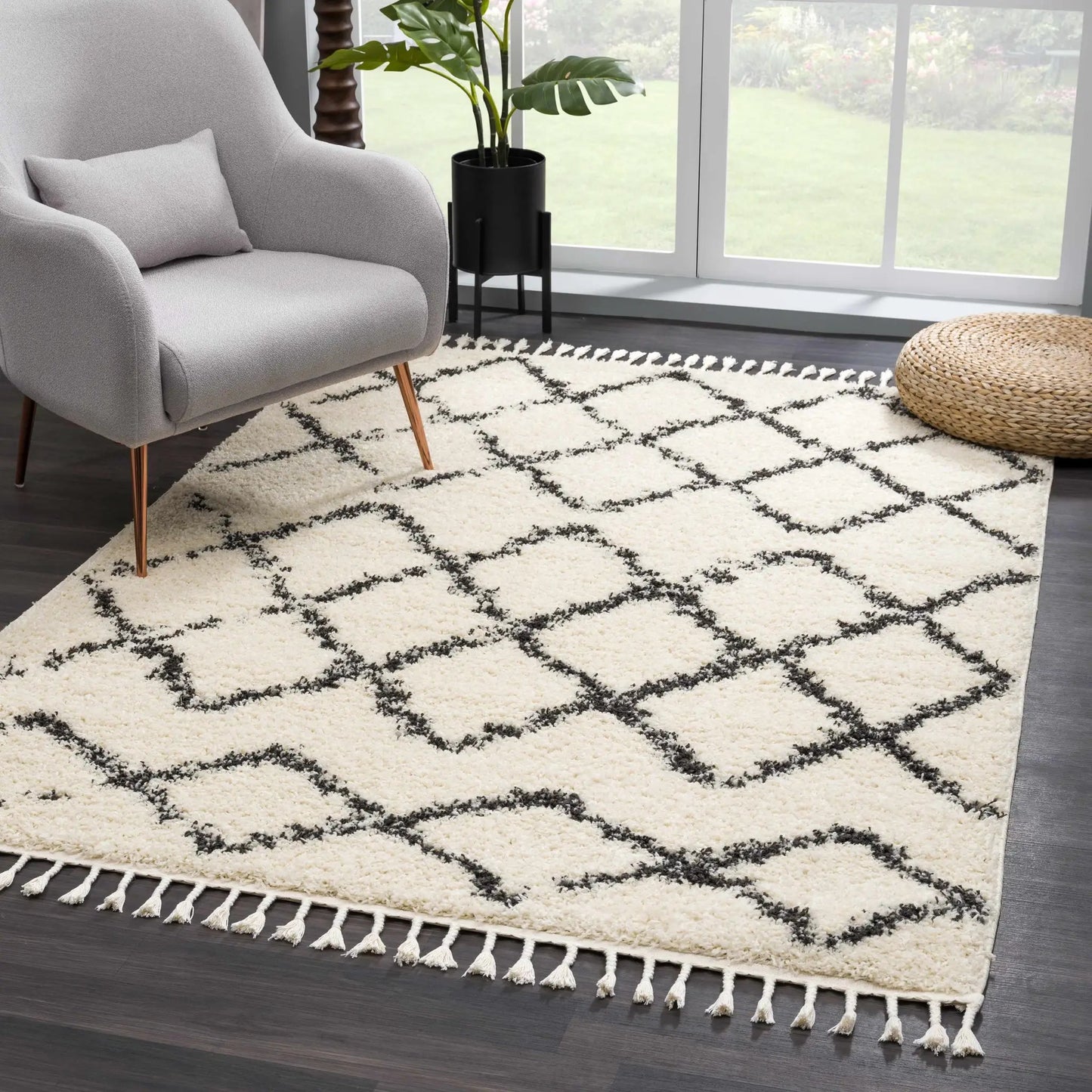 Wallagrass Beige/Black Trellis Tassel Shag from PriceLows™