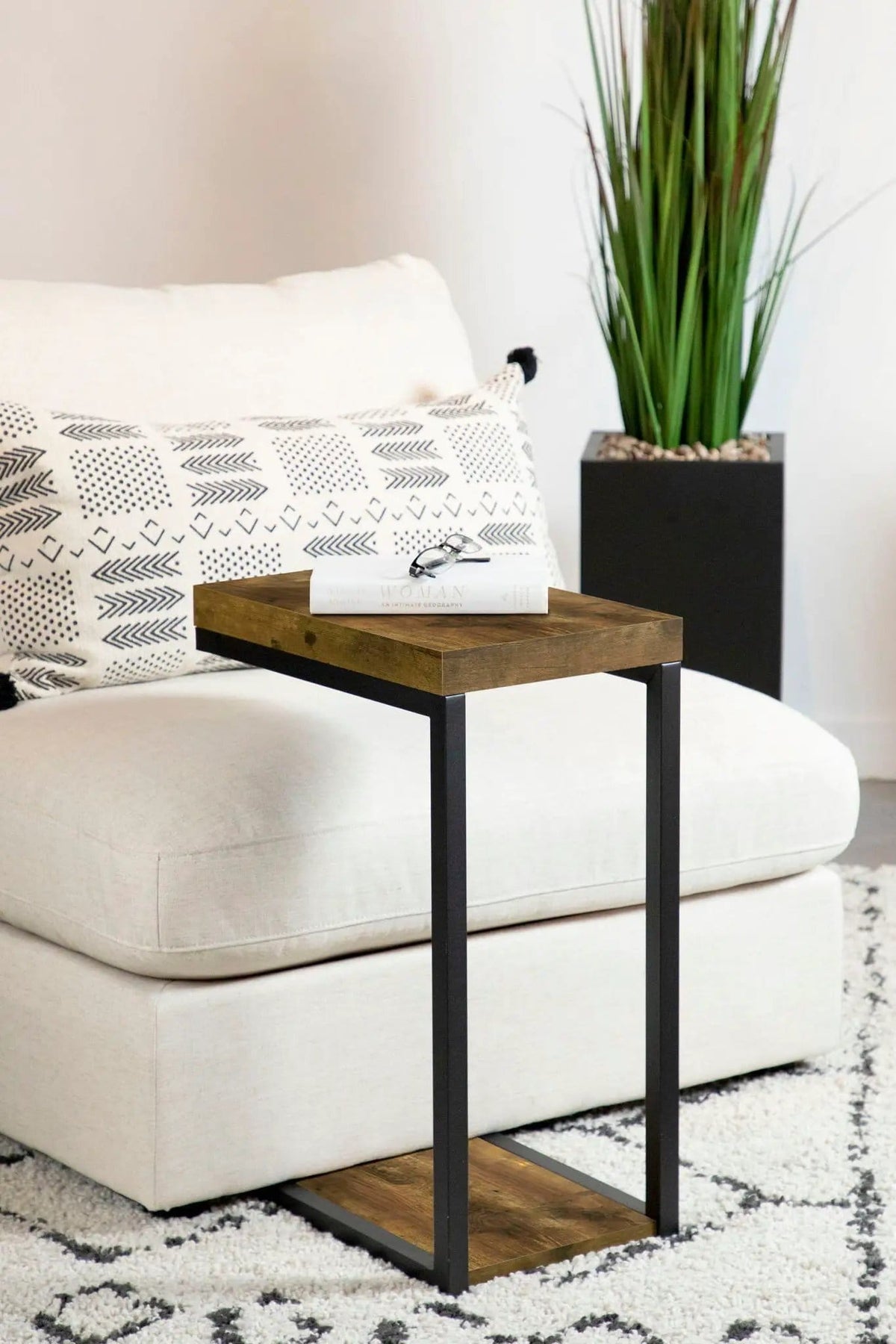 Beck Engineered Wood C-Shape Sofa Side Table Antique Nutmeg | 11.5 x 17.75 x 25.5 in | Engineered Wood & Steel | Living Room