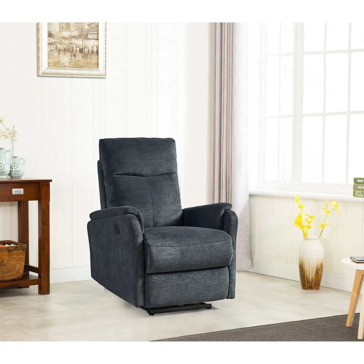 Power Recliner Chair | USB Charge Port | Modern Design | Compact Lightweight Single Chair