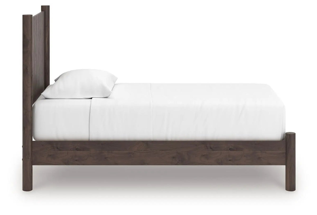 Pamytta Panel Platform Bed | Reeded Accents | Retro Boho Style | 80 Inch Length