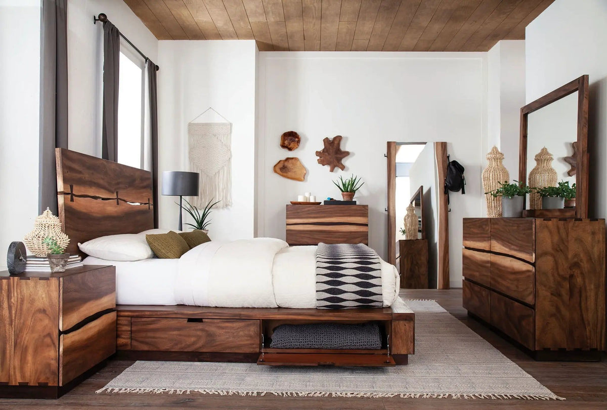 Winslow 4-piece Queen Bedroom Set Smokey | 4-Piece Set | Walnut & Wood | Walnut