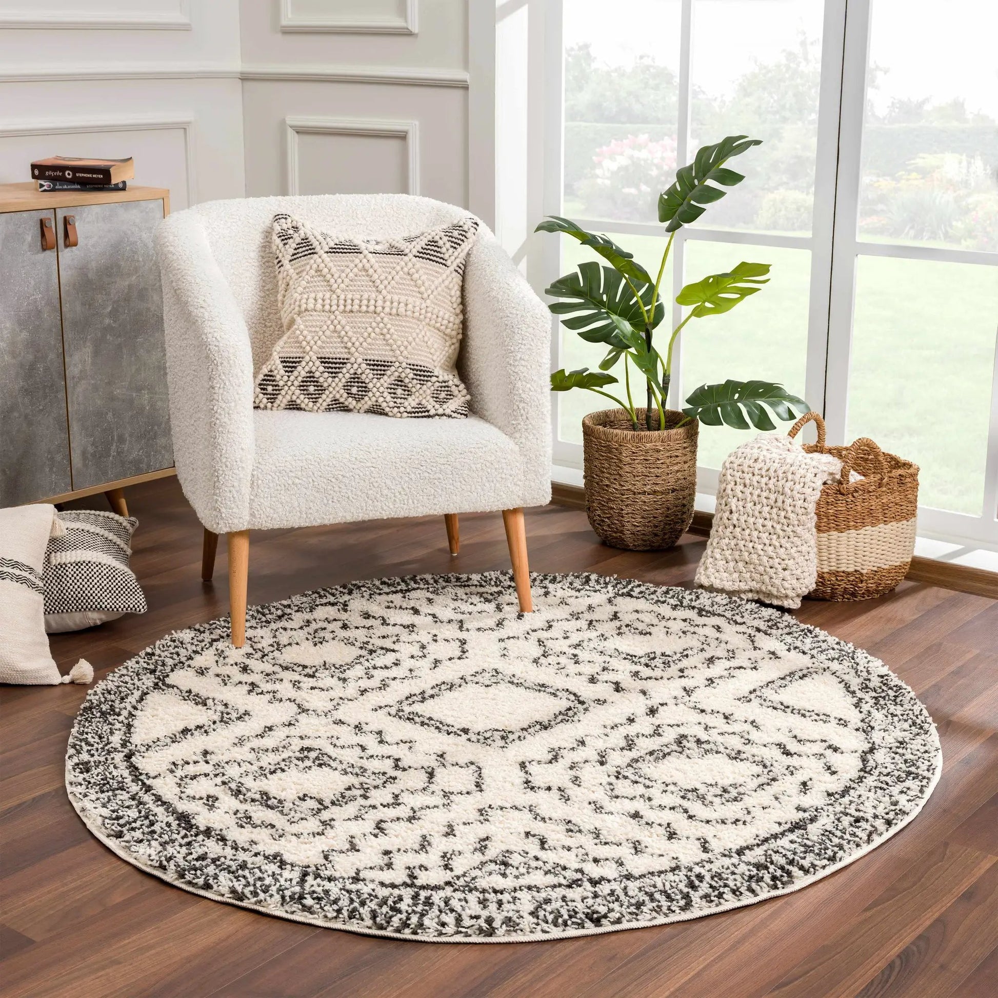 Buan Plush Area Rug from PriceLows™