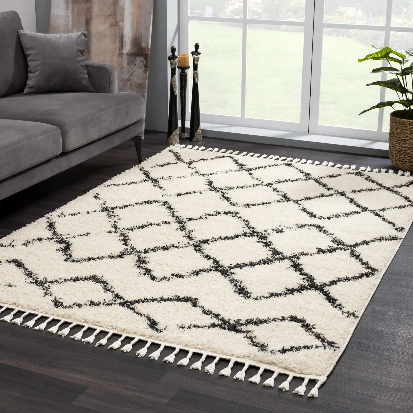 Wallagrass Beige/Black Trellis Tassel Shag from PriceLows™