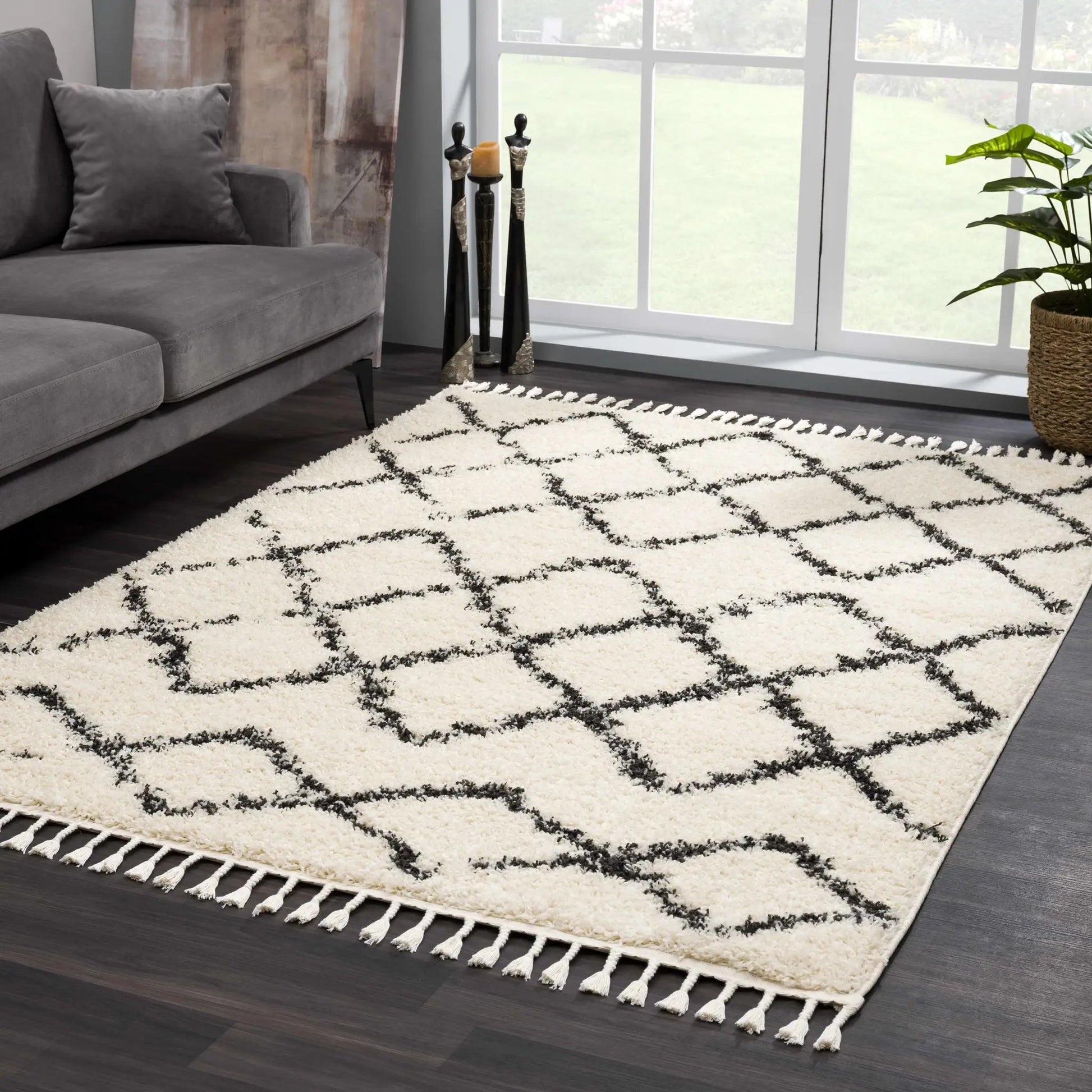 Wallagrass Beige/Black Trellis Tassel Shag from PriceLows™