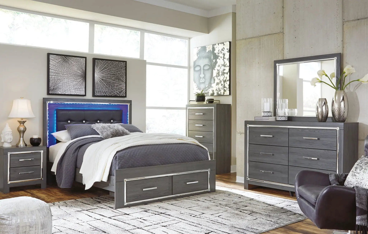 Lodanna Panel Bedroom Set | 4-Piece | Modern Wood-Grain Finish | Faceted Chrome Details