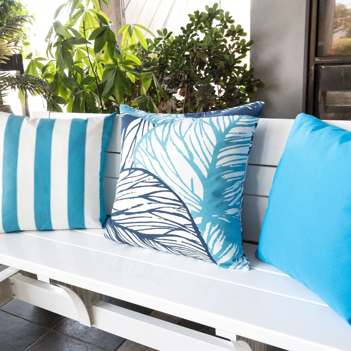 Leaf Vein Outdoor Pillow | Indigo | Mold And Mildew Resistant | Removable Cover