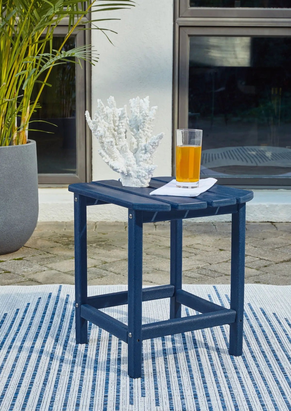 Sundown Treasure Outdoor End Table | MEGA-TUFF Polyethylene | Cottage Style | Weather Resistant