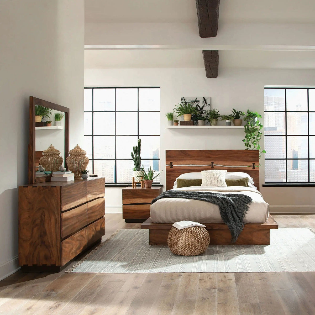 Winslow 4-piece Eastern King Bedroom Set Smokey | 4-Piece Set | Walnut & Wood | Walnut