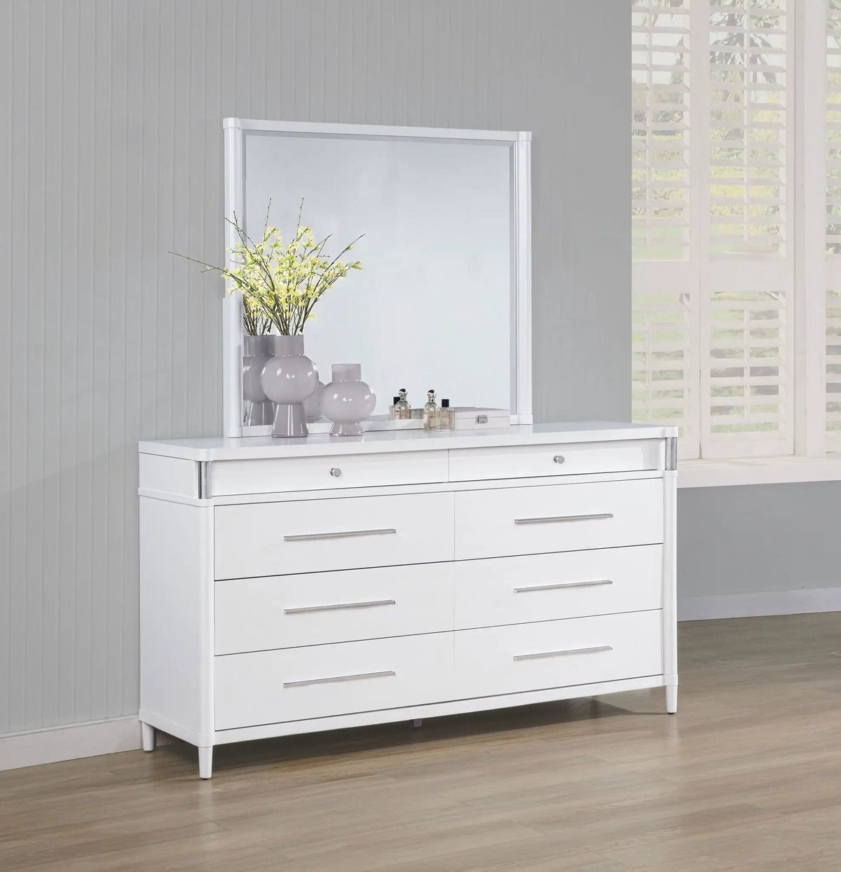 Gracemont 8-drawer Bedroom Dresser with Mirror | 65.5 x 18 x 74.25 in | Rubberwood & Engineered Wood | White