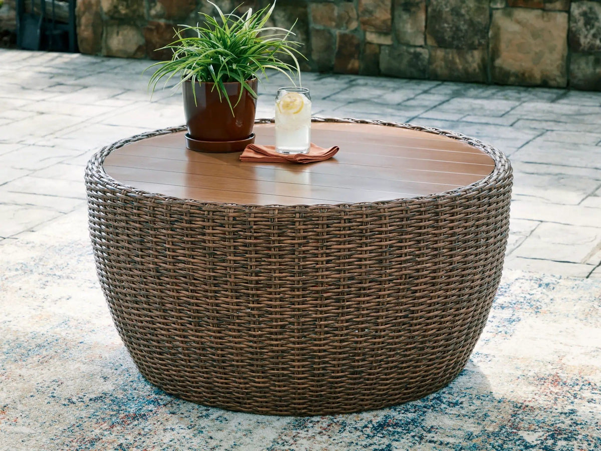 Double Point Round Cocktail Table | 36.38 x 36.38 x 17.75 in | Wicker & Stainless Steel | Beige