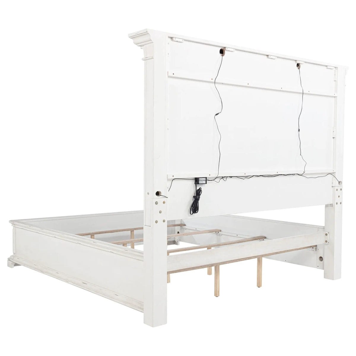 McKinney 4-piece Eastern King Bedroom Set Vintage | 4-Piece Set | Engineered Wood | White