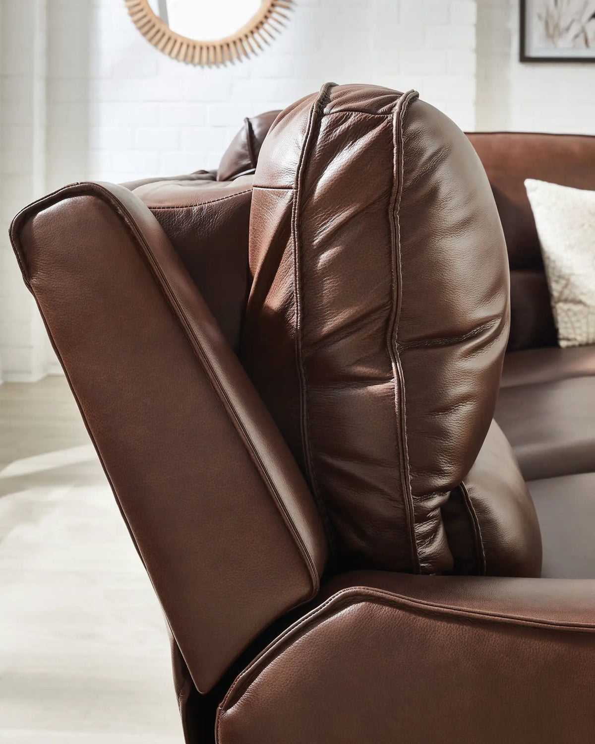 DeepWakes Power Reclining Sectional | Chaise Included | Ultra-Stylish Design | 130 Inch Length