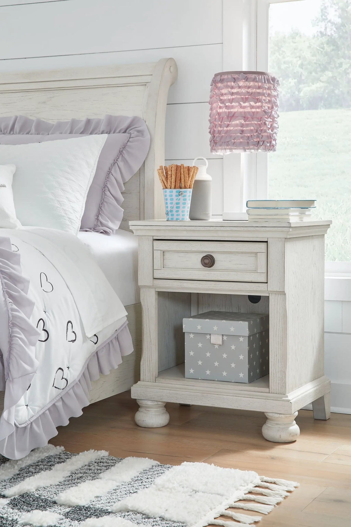 Robbinsdale One Drawer Night Stand Nightstand | 22 x 17 x 26.5 in | Engineered Wood & Oak Veneer | Antique White