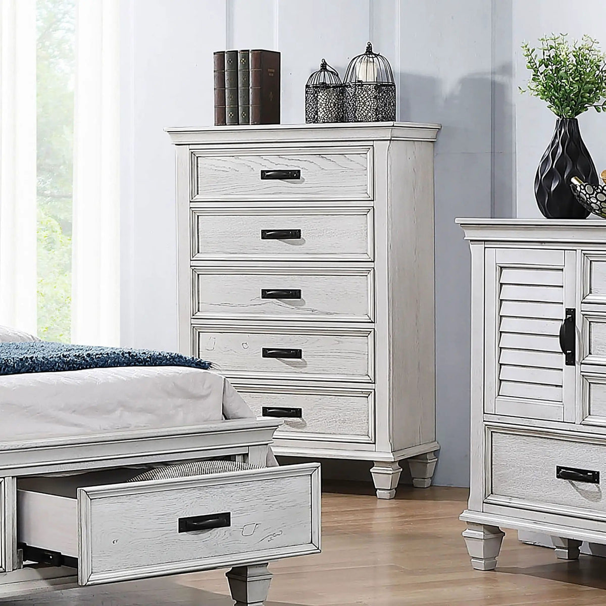 Franco 5-drawer Bedroom Chest Distressed | 36 x 17.5 x 52.25 in | 5-Drawer | White