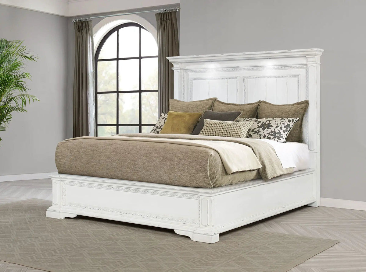 McKinney Eastern King LED Light Panel Bed Vintage | 86.75 x 90 x 74.25 in | Engineered Wood | White