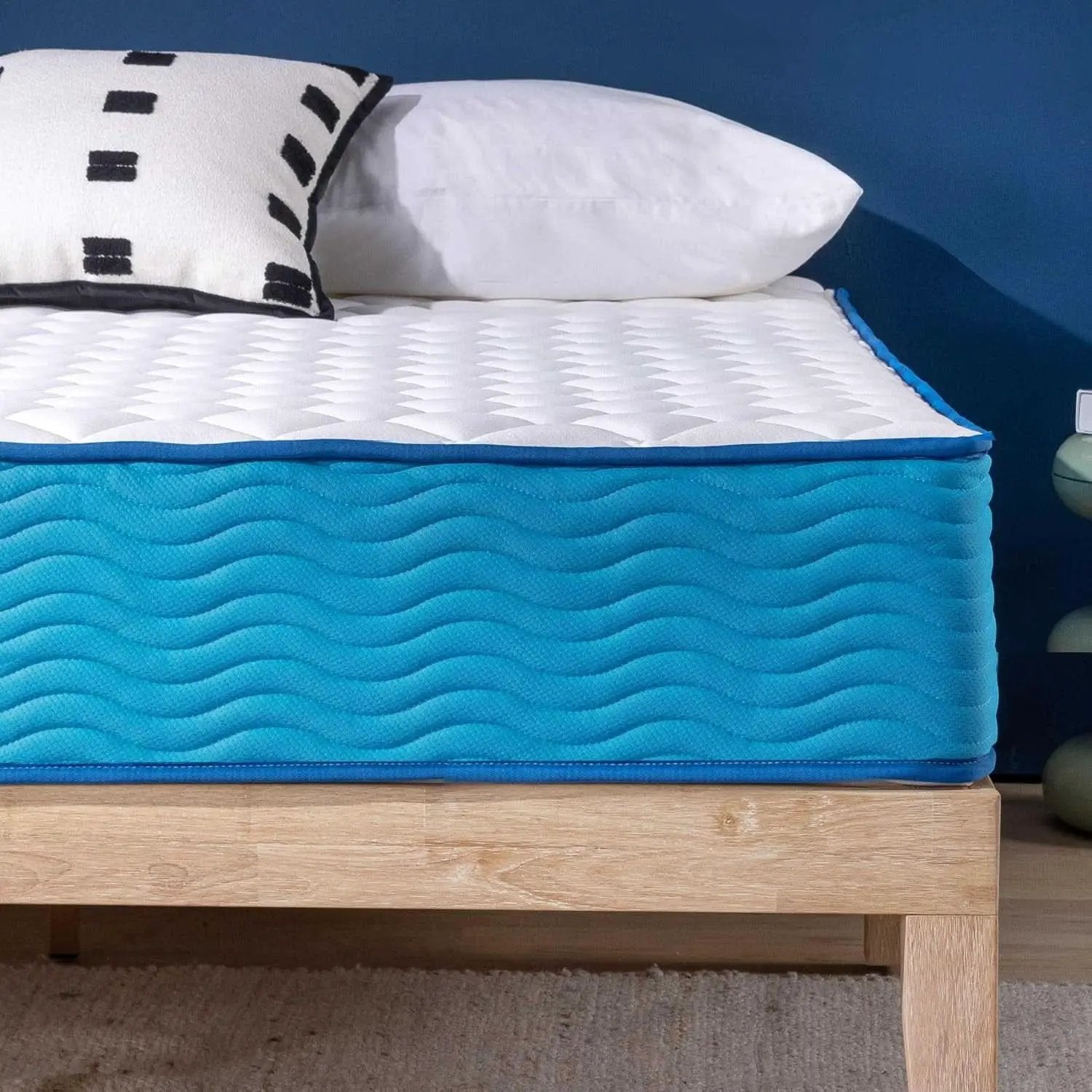 Twin 10 Inch Hybrid Mattress With Tight Top And Pocketed Coils from PriceLows™