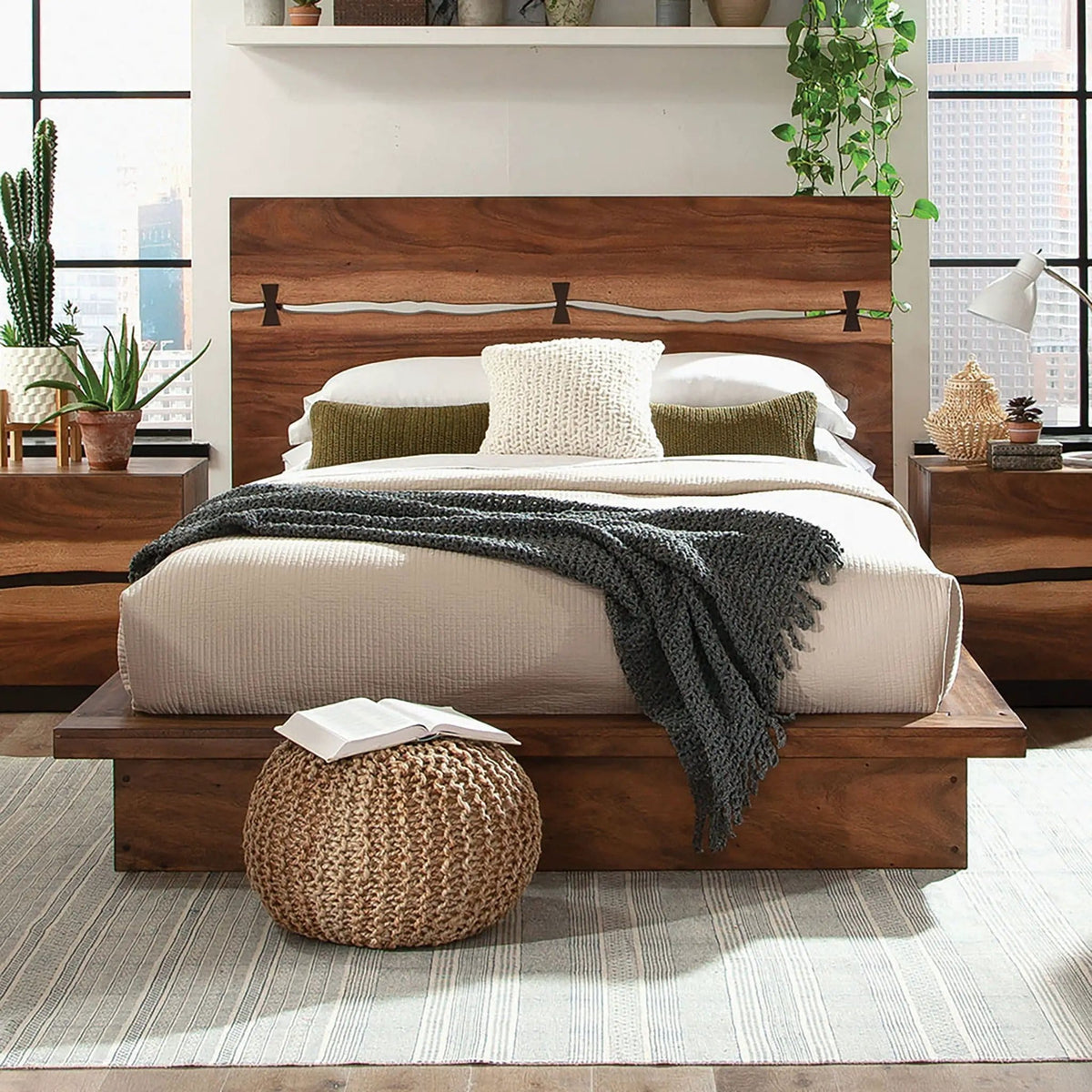 Winslow Wood Eastern King Panel Bed Smokey | 88.5 x 89.25 x 52.25 in | Walnut & Wood | Walnut