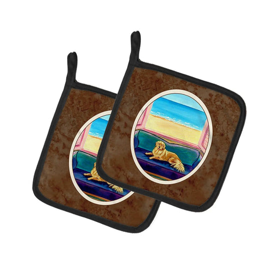 Pot Holder Set of 2 | Heat Resistant Quilted Hot Pads | 7.5 x 7.5 Inch | Golden Retriever Couch Sitting