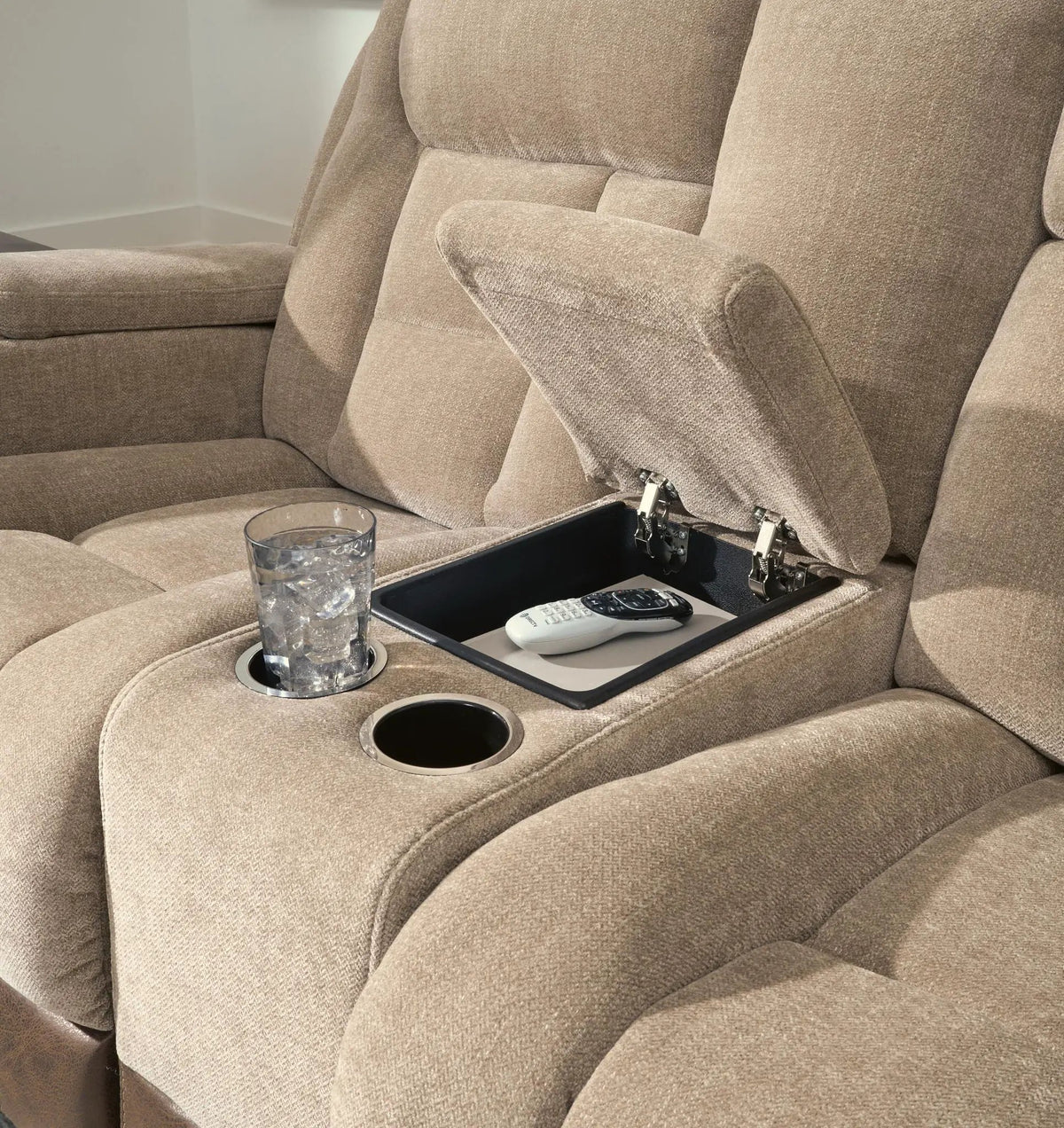 Power Reclining Loveseat | Zero Gravity | Adjustable Headrest