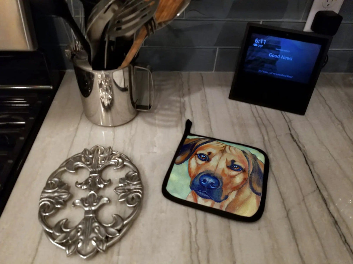 Pot Holder Set of 2 | Heat Resistant Quilted Hot Pads | 7.5 x 7.5 Inch | Rhodesian Ridgeback (Style 4)