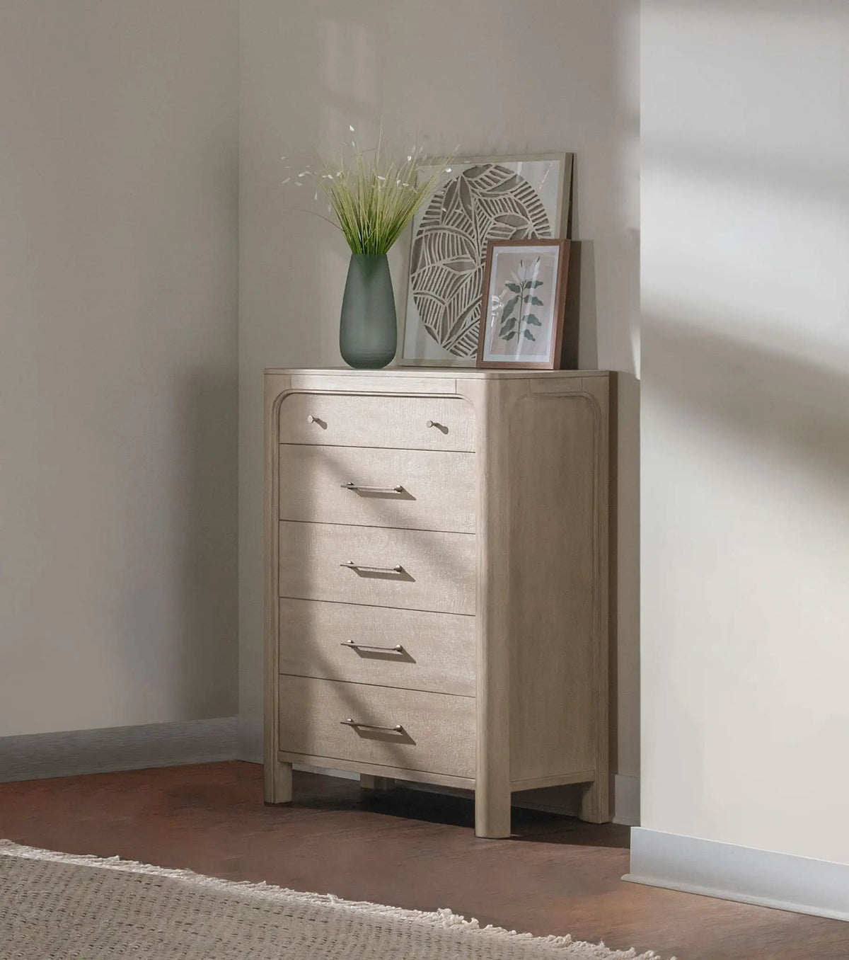 Solano 5-drawer Bedroom Chest of Drawers Weathered Mango | 38 x 20 x 51.75 in | 5-Drawer | Bedroom