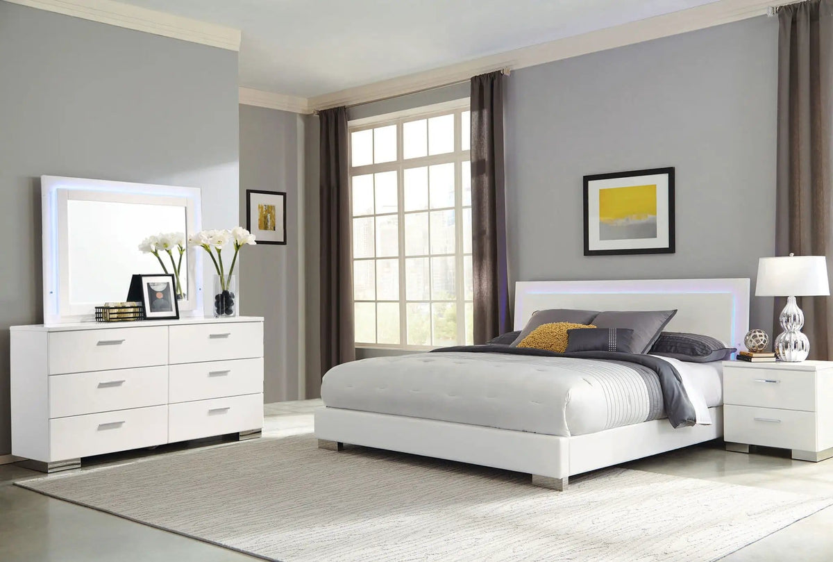 Felicity 4-piece Queen Bedroom Set White High Gloss | 4-Piece Set | Faux Leather | Bedroom