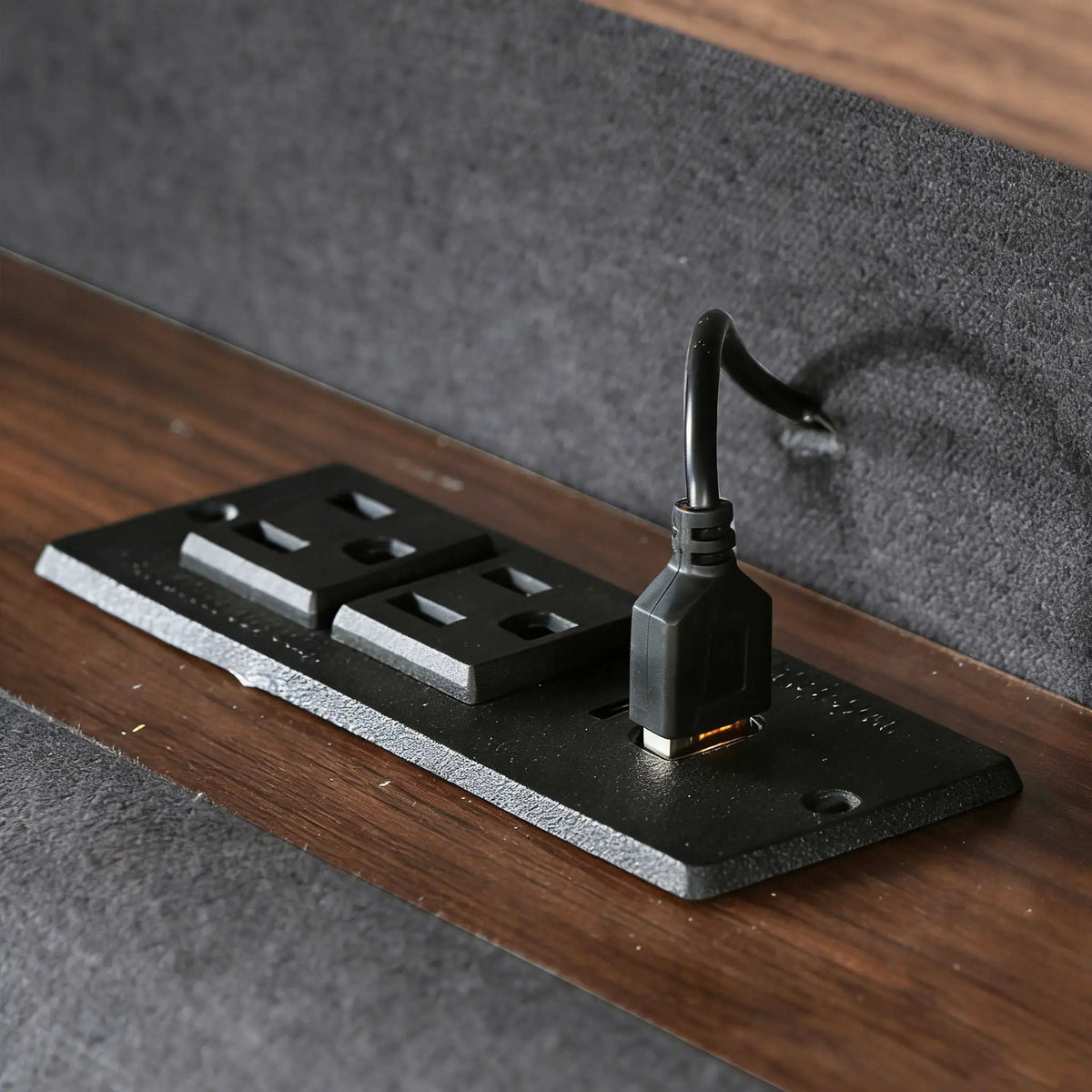 Upholstered Platform Bed | Hydraulic Storage System | LED Lighting | USB Charging Port