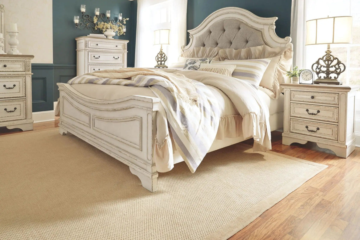Realyn Panel Bedroom Set | 4-Piece | Traditional Cottage Design | Antiqued Two-Tone Finish