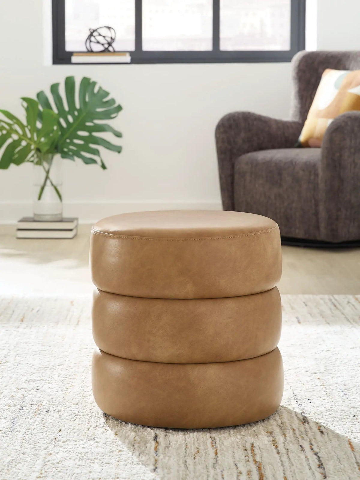 Ummi Swivel Accent Ottoman | 2 Pieces | Faux Leather | Living Room
