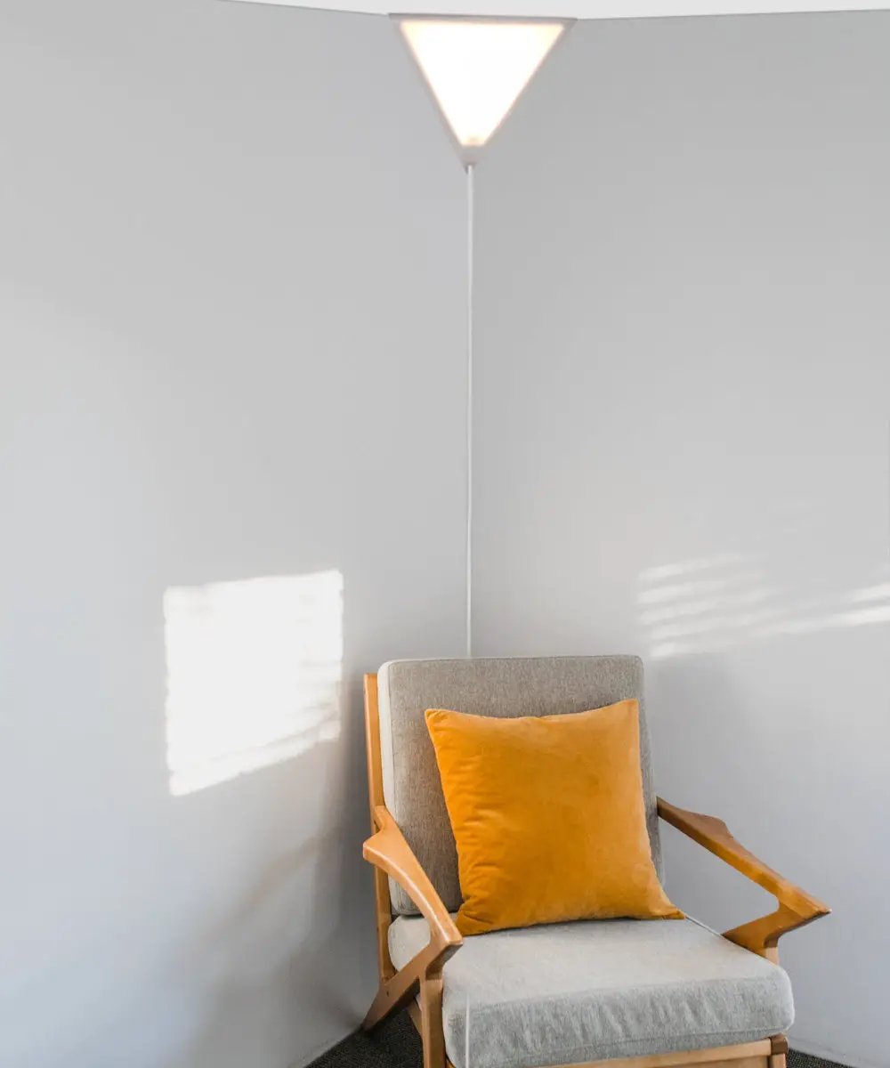 Triangle Corner Light | 16 Inch Wide | 17 Ft Cord | White Shade