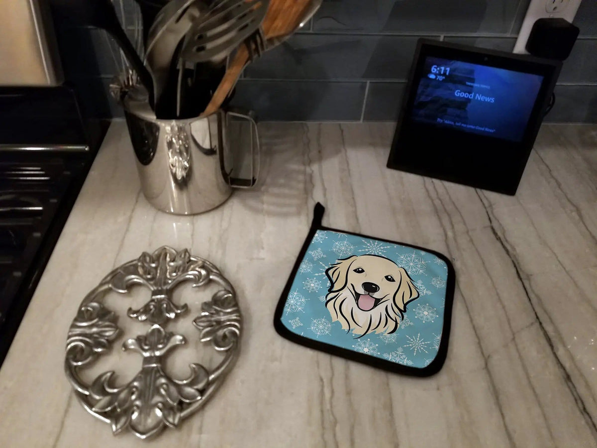 Pot Holder Set of 2 | Heat Resistant Quilted Hot Pads | 7.5 x 7.5 Inch | Snowflake Golden Retriever (Style 2)