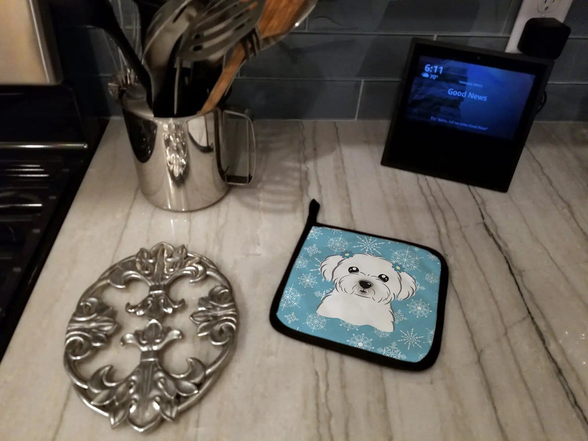 Pot Holder Set of 2 | Heat Resistant Quilted Hot Pads | 7.5 x 7.5 Inch | Snowflake Maltese