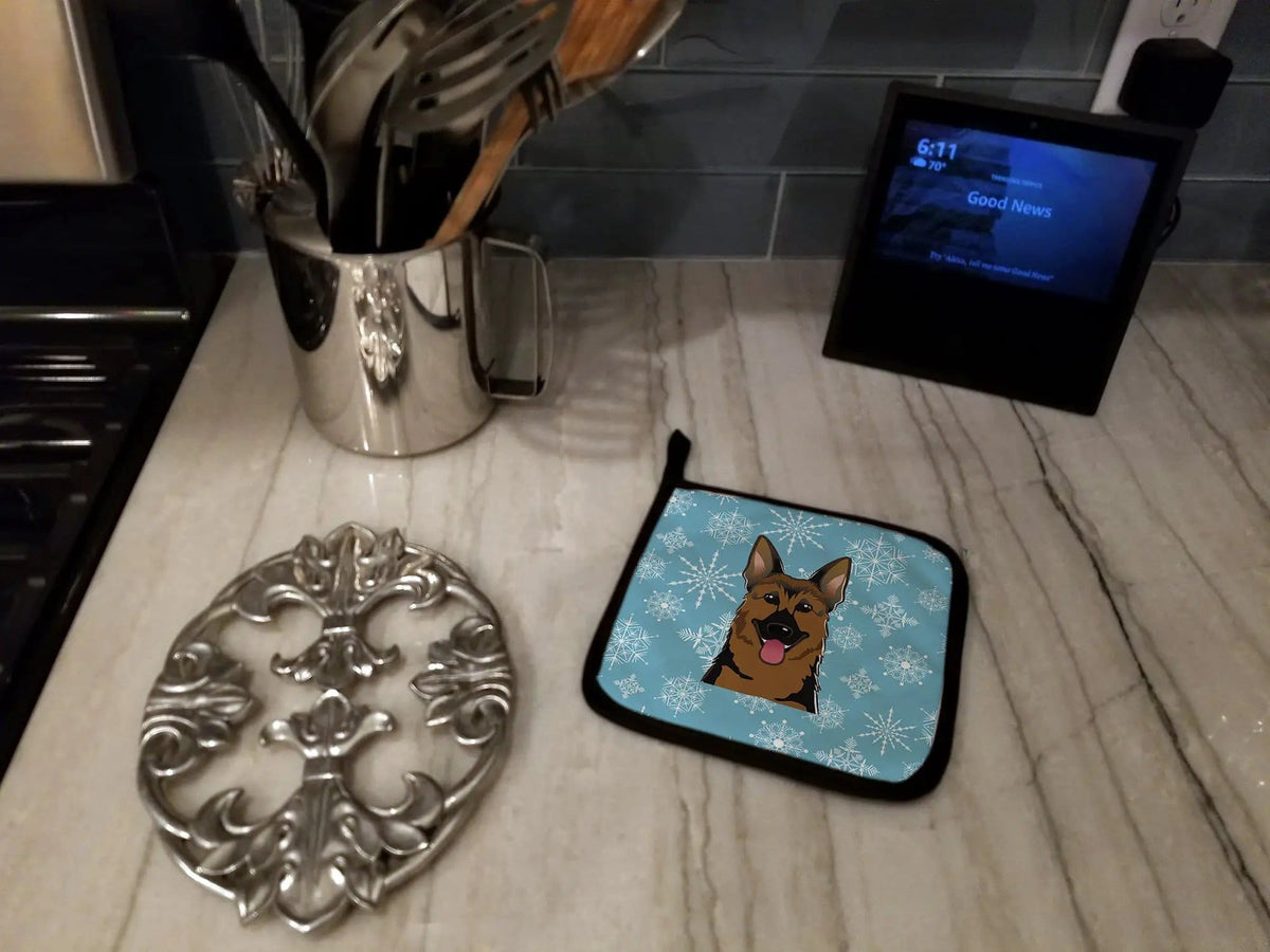 Pot Holder Set of 2 | Heat Resistant Quilted Hot Pads | 7.5 x 7.5 Inch | Snowflake German Shepherd