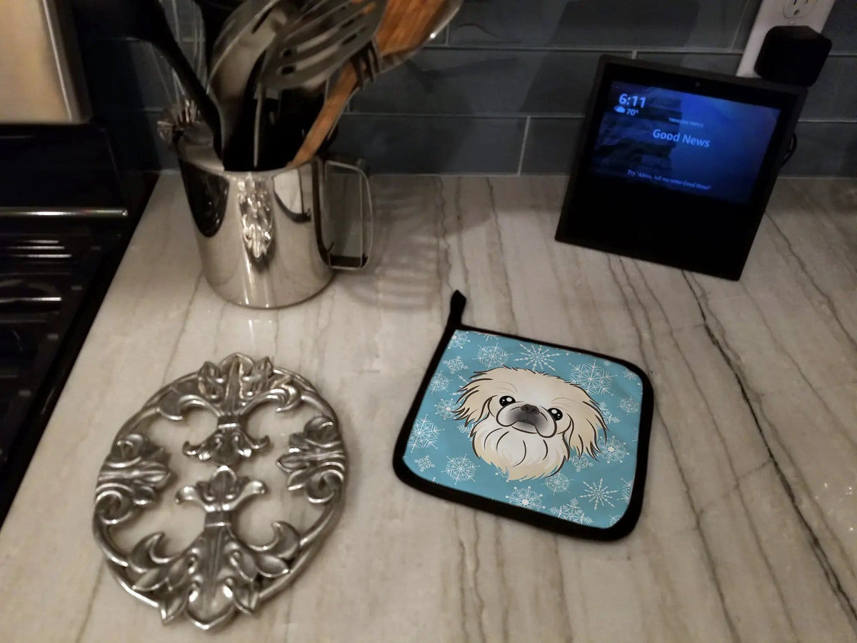 Pot Holder Set of 2 | Heat Resistant Quilted Hot Pads | 7.5 x 7.5 Inch | Snowflake Pekingese