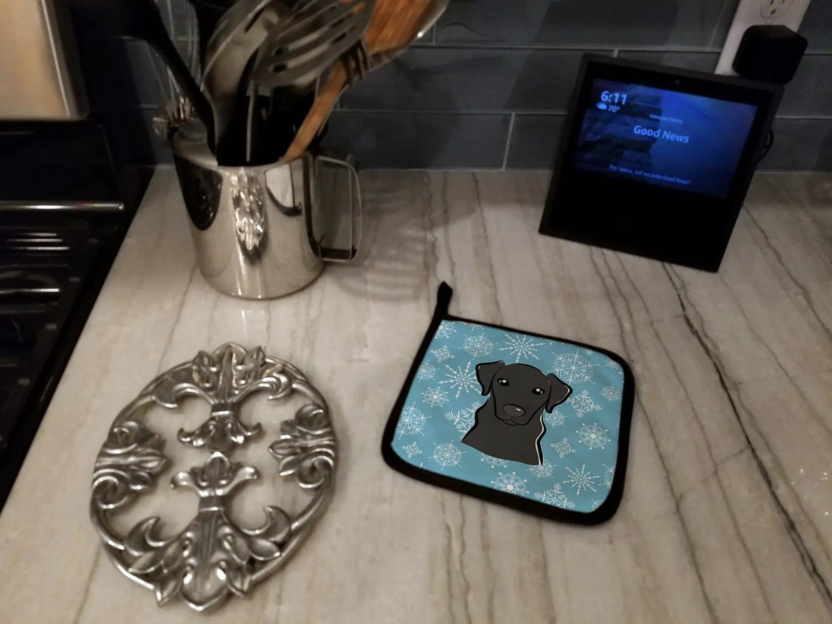 Pot Holder Set of 2 | Heat Resistant Quilted Hot Pads | 7.5 x 7.5 Inch | Snowflake Black Labrador